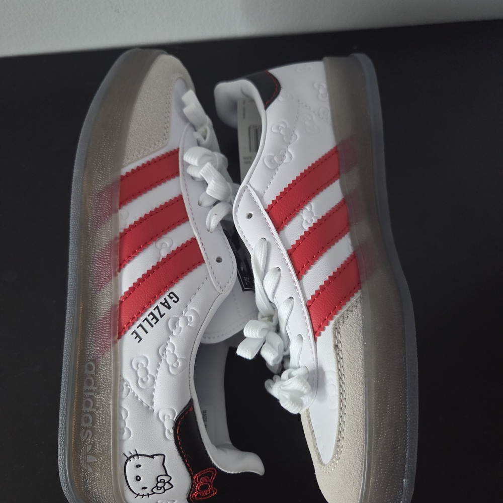 Adidas Hello Kitty 50th Anniversary Gazelle - Picture 6 of 10
